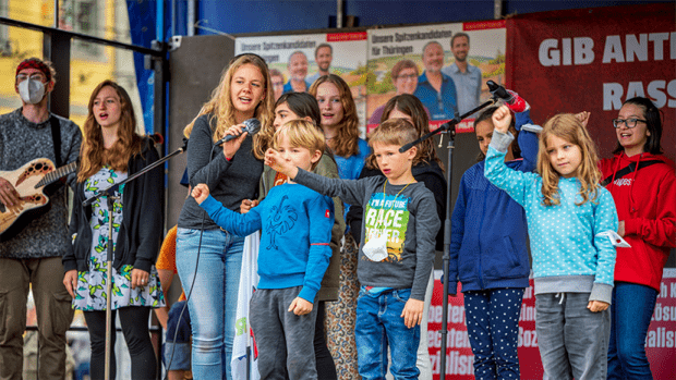 Kinderorganisation Rotfüchse mobilisiert bundesweit zum 8. Mai! – Neues Lied veröffentlicht!