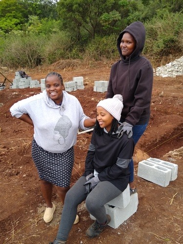 Interview mit Siphokazi (Sipo) zu der Lebensperspektive und dem Drogenkonsum unter den Jugendlichen in Smiling Valley in Südafrika