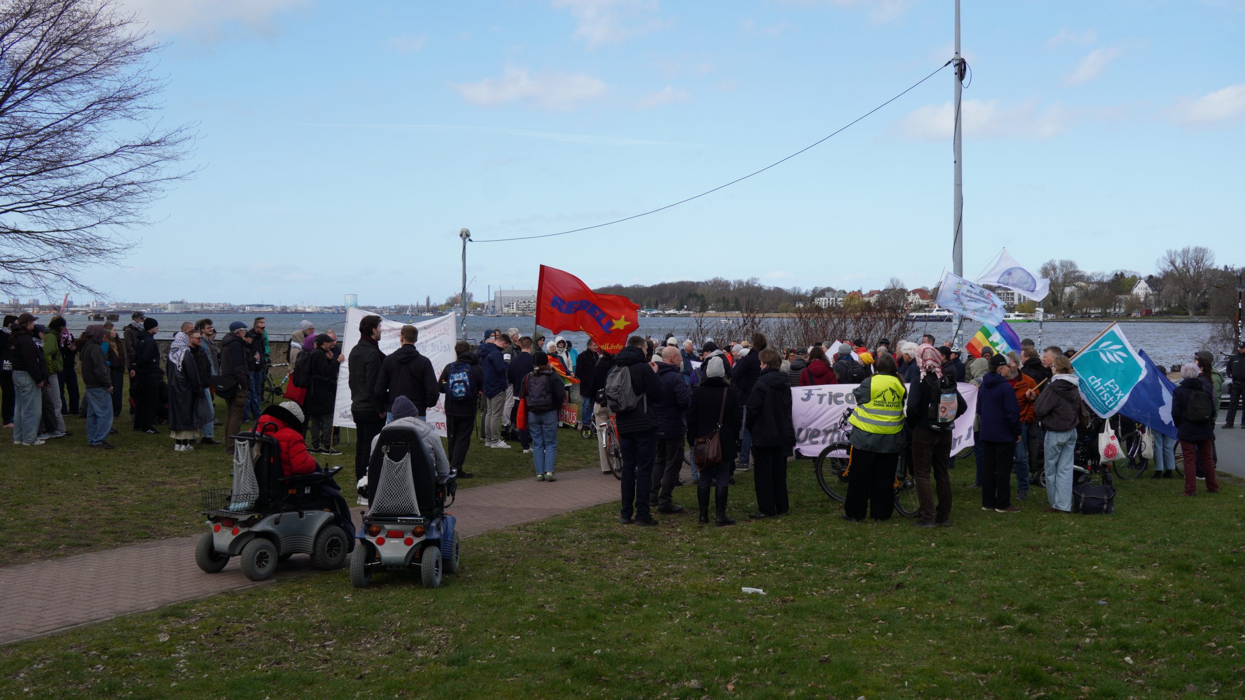 Rostock: Ostermarsch kämpferisch, links und von der Jugend geprägt