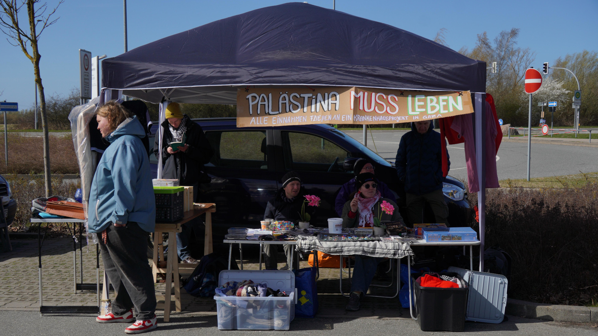 Kleine Dinge, große Wirkung: Flohmarkt-Stand für Gaza